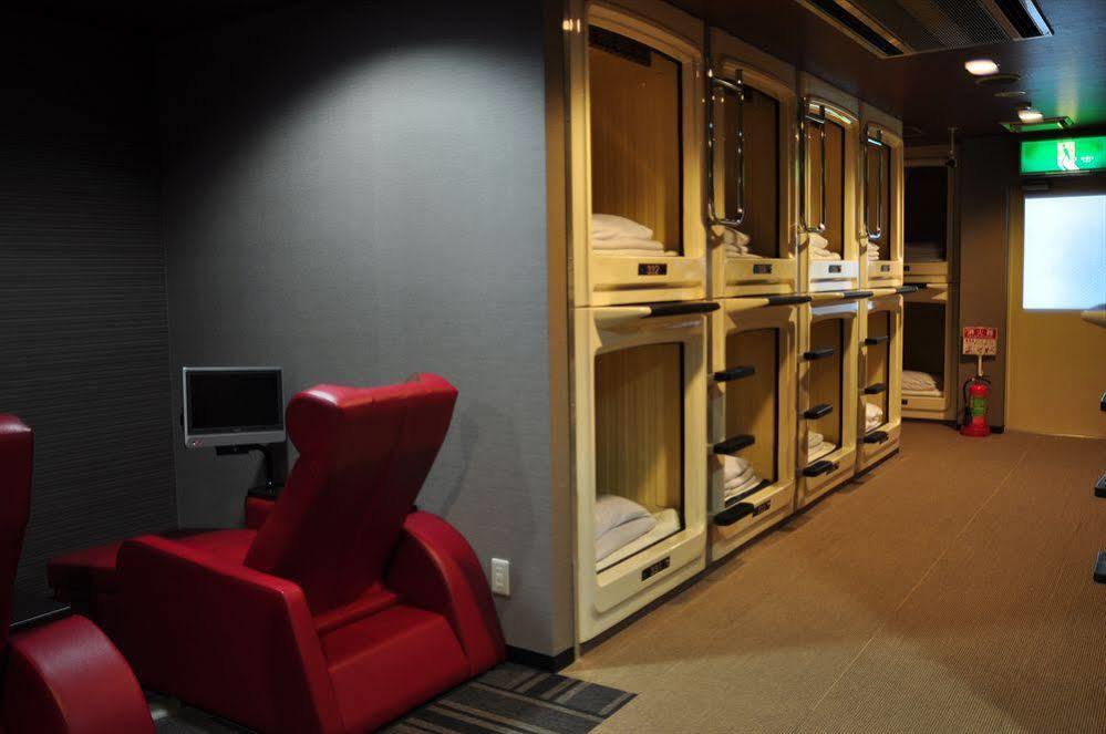 Capsule Hotel & Sauna Cosmo Plaza Akabane Tokyo Exterior photo